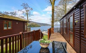 Shoreside Lodge